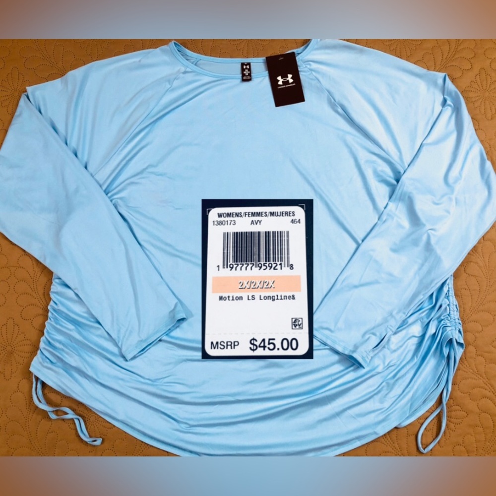 NEW..WOMEN 2X PLUS SIZE UNDER ARMOUR MOTION LONGLINE LONG SLEEVES TOP(BLUE)